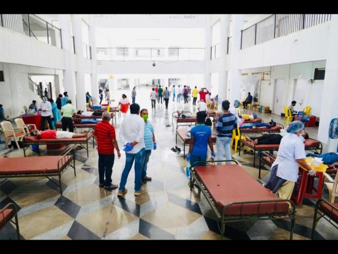 corona virus: Ranji cricketers take a part in blood donation camp in vasai virar | Corona Virus News : खेळाडू बनले योद्धे!; कोरोनाविरोधात रणजी क्रिकेटपटू उतरले मैदानात 