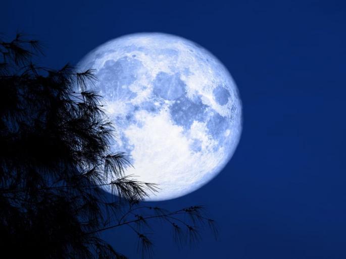 super blue moon: moon will change colour tomorrow! Chandrayaan 3 landing will be a big celestial event, again in 2026 | चंद्र उद्या रंग बदलणार! चंद्रयान ३ उतरताच मोठी खगोलीय घटना, पुन्हा २०२६ ला पाहता येणार super blue moon: moon will change colour tomorrow! Chandrayaan 3 landing will be a big celestial event, again in 2026 | चंद्र उद्या रंग बदलणार! चंद्रयान ३ उतरताच मोठी खगोलीय घटना, पुन्हा २०२६ ला पाहता येणार