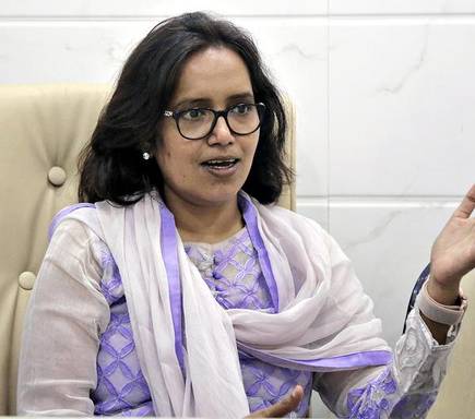 Students' minds will be corrupted if political events take place in the school - Varsha Gaikwad | शाळेत राजकीय कार्यक्रम झाल्यास विद्यार्थ्यांची मने कलुषित होतील - वर्षा गायकवाड