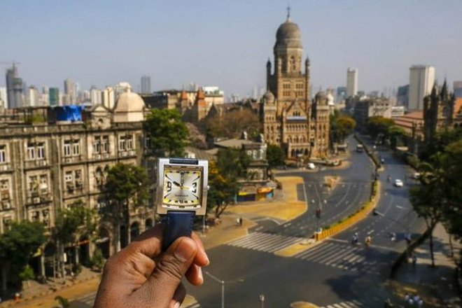 Although the monsoon came to a halt, the work did not end | मान्सून वेशीवर आला तरी कामे संपेनात