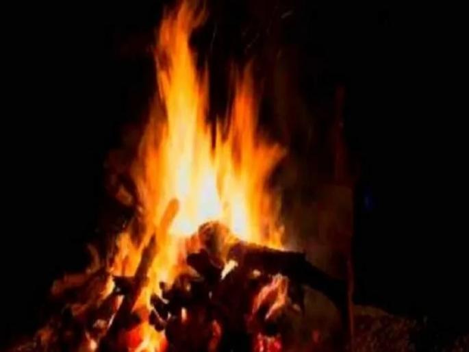 The examination was given while the body of the father was in the house in latur | घरात वडिलांचा मृतदेह असताना दिली परीक्षा; मराठीच्या पेपरनंतर केले अंत्यसंस्कार The examination was given while the body of the father was in the house in latur | घरात वडिलांचा मृतदेह असताना दिली परीक्षा; मराठीच्या पेपरनंतर केले अंत्यसंस्कार