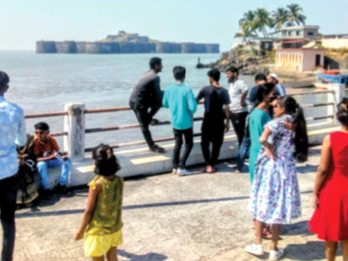 Janjira closed even after Collector's order | जंजिरा जिल्हाधिकाऱ्यांच्या आदेशानंतरही बंद Janjira closed even after Collector's order | जंजिरा जिल्हाधिकाऱ्यांच्या आदेशानंतरही बंद