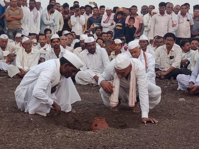 Heavy rains this year: crop conditions are normal; Prediction of Bhendwad formation | यंदा भरपूर पाऊस: पिक परिस्थिती साधारण;  भेंडवड घटमांडणीचे भाकीत 