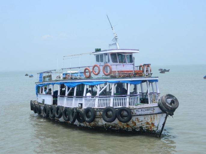 Mora-Bhau's shock Ticket price reduced by Rs 15 from September 1, passenger boats will also run on regular schedule | मोरा-भाऊचा धक्का तिकिट दरात १ सप्टेंबर पासून १५ रुपयांनी कमी, प्रवासी बोटीही सुरळीत वेळापत्रक धावणार