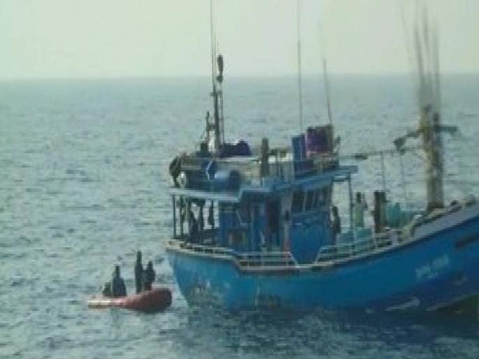 26/11 plot foiled by Coast Guard, AK47 rifles, cartridges, drugs worth Rs 5,000 crore seized from 3 boats | २६/११ सारखा कट तटरक्षक दलाने उधळला, ३ बोटींमधून AK47 रायफल, काडतुसं, ३००० कोटींचे ड्रग्ज जप्त 26/11 plot foiled by Coast Guard, AK47 rifles, cartridges, drugs worth Rs 5,000 crore seized from 3 boats | २६/११ सारखा कट तटरक्षक दलाने उधळला, ३ बोटींमधून AK47 रायफल, काडतुसं, ३००० कोटींचे ड्रग्ज जप्त