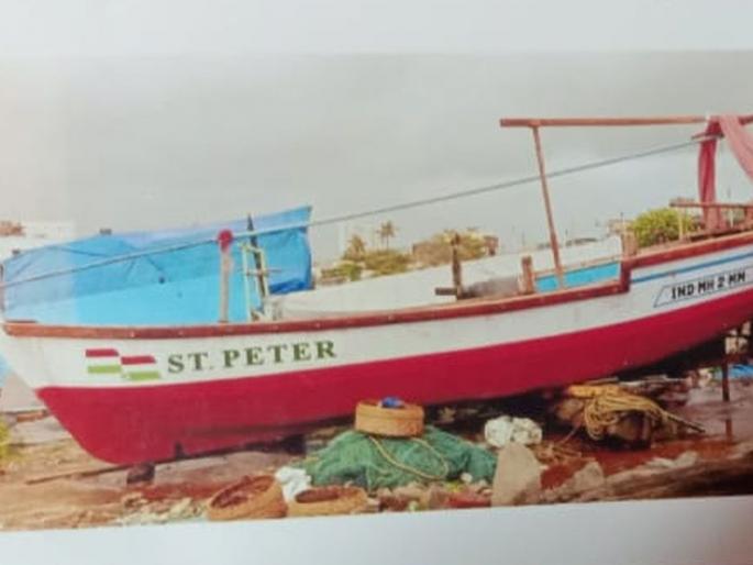Mumbai: Madh's boat was hit hard by another boat and the boat sank, three sailors survived | मढच्या नौकेला येथील दुसऱ्या नौकेने जोरदार धडक दिल्याने नौका बुडाली, तीन खलाशी बचावले Mumbai: Madh's boat was hit hard by another boat and the boat sank, three sailors survived | मढच्या नौकेला येथील दुसऱ्या नौकेने जोरदार धडक दिल्याने नौका बुडाली, तीन खलाशी बचावले