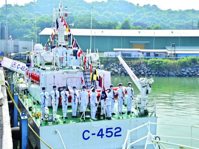 New boat in Ratnagiri Coast Guard fleet | रत्नागिरी तटरक्षक दलाच्या ताफ्यात नवी बोट New boat in Ratnagiri Coast Guard fleet | रत्नागिरी तटरक्षक दलाच्या ताफ्यात नवी बोट