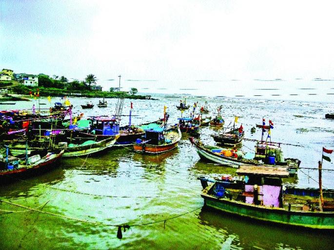'kavi' grew up in the sea | ‘कवी’ने वाढला समुद्रात संघर्ष 'kavi' grew up in the sea | ‘कवी’ने वाढला समुद्रात संघर्ष