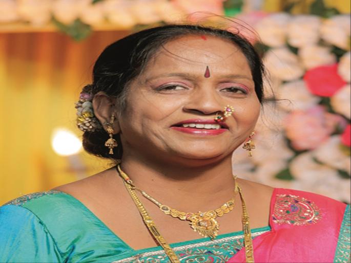 With a capital of fifty rupees, 'Navadurga' changed his life | पन्नास रुपयांच्या भांडवलातून ‘नवदुर्गा’ने आयुष्य बदलले, केटरिंग व्यवसायात बसवला जम With a capital of fifty rupees, 'Navadurga' changed his life | पन्नास रुपयांच्या भांडवलातून ‘नवदुर्गा’ने आयुष्य बदलले, केटरिंग व्यवसायात बसवला जम