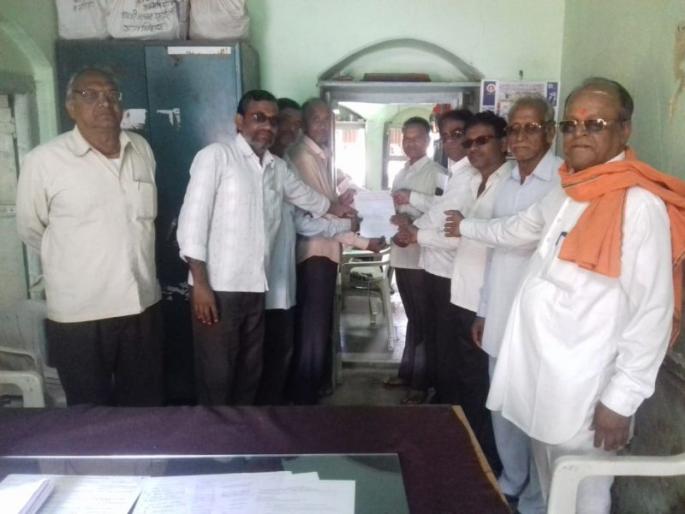 Hamal Mathadi's Kambandh movement continues | हमाल माथाडीचे कामबंद आंदोलन सुरू Hamal Mathadi's Kambandh movement continues | हमाल माथाडीचे कामबंद आंदोलन सुरू