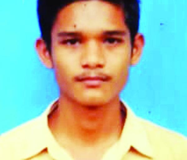 Ratnagiri: Nepalese Ramesh Bohar's success in Marathi medium | रत्नागिरी : नेपाळी रमेश बोहराचे मराठी माध्यमात यश Ratnagiri: Nepalese Ramesh Bohar's success in Marathi medium | रत्नागिरी : नेपाळी रमेश बोहराचे मराठी माध्यमात यश