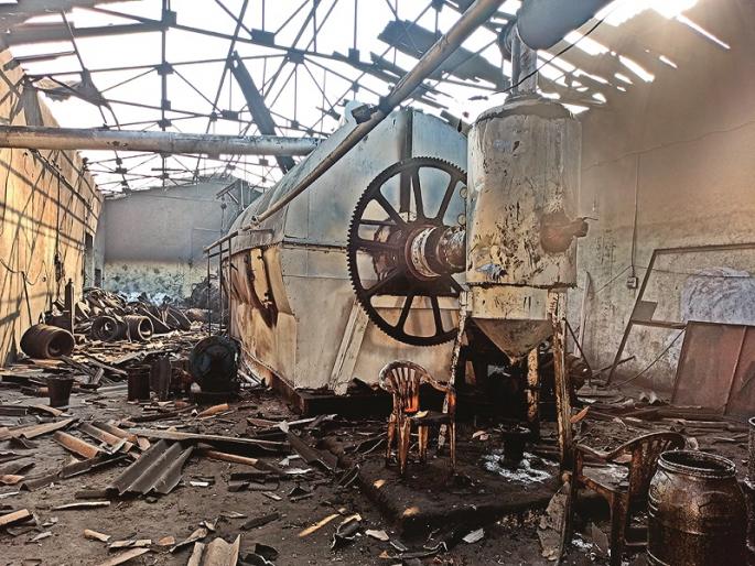 A boiler explosion at a company that processes old tires; Three injured | जुन्या टायरवर प्रक्रिया करणाऱ्या कंपनीत बॉयलरचा स्फोट; तीन जखमी  A boiler explosion at a company that processes old tires; Three injured | जुन्या टायरवर प्रक्रिया करणाऱ्या कंपनीत बॉयलरचा स्फोट; तीन जखमी