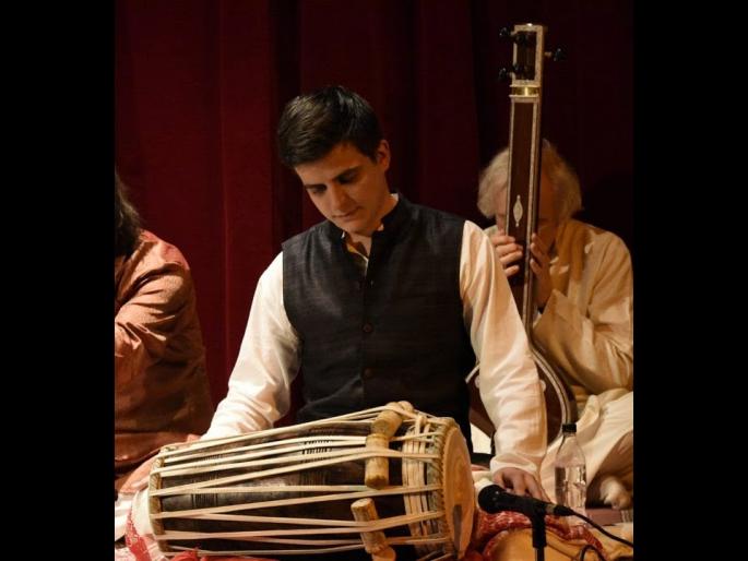 In the world of foreign seekers who sell their lives for classical Indian music.. The memories of Hungarian Pakhawaj Player Balázs Virágh.. | बोलाझ- अभिजात भारतीय संगीतासाठी  जीव वेचणार्‍या  परदेशी साधकांच्या दुनियेत
