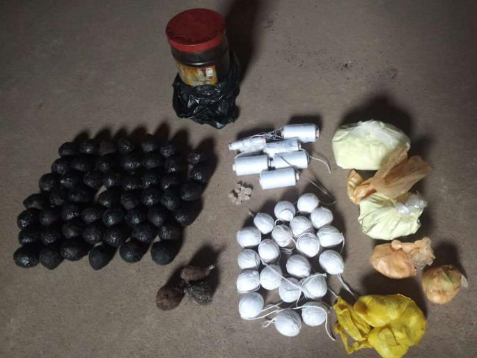 69 Bomb seized from Male Mudshingi, two brothers arrested | माले मुडशिंगी येथून ६९ गावठी बॉम्ब जप्त, दोन सख्खे भाऊ अटकेत 69 Bomb seized from Male Mudshingi, two brothers arrested | माले मुडशिंगी येथून ६९ गावठी बॉम्ब जप्त, दोन सख्खे भाऊ अटकेत