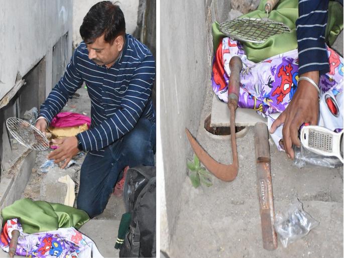 Abandoned bag phones spark panic in Aurangabad; in bags found Guns, knives and... | बेवारस बॅगांच्या फोनमुळे उडाली धावपळ; बॅगांमध्ये सापडले सुरा, कत्ती अन्...