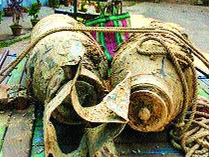 The two bombs found in West Bengal are the second world war | पश्चिम बंगालमध्ये सापडलेले दोन बॉम्ब दुसऱ्या महायुद्धातील The two bombs found in West Bengal are the second world war | पश्चिम बंगालमध्ये सापडलेले दोन बॉम्ब दुसऱ्या महायुद्धातील
