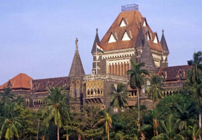 High court challenges Mumbai Municipal Corporation's decision to cut 5,900 trees | मेट्रो कारशेडसाठी २ हजार ६०० वृक्ष कापण्याच्या मुंबई महापालिकेच्या निर्णयाला उच्च न्यायालयात आव्हान High court challenges Mumbai Municipal Corporation's decision to cut 5,900 trees | मेट्रो कारशेडसाठी २ हजार ६०० वृक्ष कापण्याच्या मुंबई महापालिकेच्या निर्णयाला उच्च न्यायालयात आव्हान