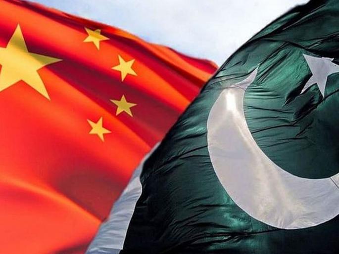 bomb attack on Chinese engineer's bus in Pakistan; at least 10 killed, 39 injured | Bomb Attack in Pakistan: पाकिस्तानात चिनी अभियंत्यांच्या बसवर भीषण बॉम्ब हल्ला; 10 ठार, 39 जखमी bomb attack on Chinese engineer's bus in Pakistan; at least 10 killed, 39 injured | Bomb Attack in Pakistan: पाकिस्तानात चिनी अभियंत्यांच्या बसवर भीषण बॉम्ब हल्ला; 10 ठार, 39 जखमी