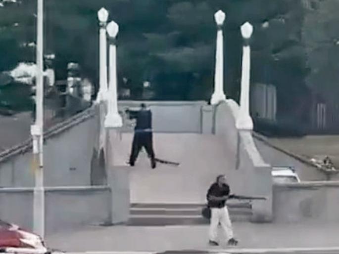 Bondi Beach Attack Update: Sajid Akram, the terrorist who attacked Bondi Beach, is from Hyderabad, left the country 27 years ago, shocking information comes to light | बाँडी बिचवर हल्ला करणाऱ्या साजिदचं भारताशी कनेक्शन समोर, २७ वर्षांपूर्वी सोडलं होतं हैदराबाद Bondi Beach Attack Update: Sajid Akram, the terrorist who attacked Bondi Beach, is from Hyderabad, left the country 27 years ago, shocking information comes to light | बाँडी बिचवर हल्ला करणाऱ्या साजिदचं भारताशी कनेक्शन समोर, २७ वर्षांपूर्वी सोडलं होतं हैदराबाद