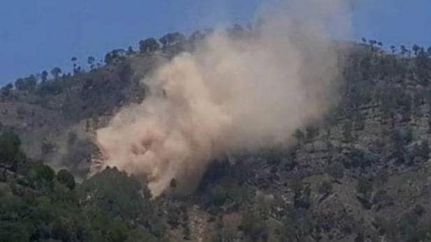 Quick response from India at LOC; Many Pakistan checkers were destroyed by Indian Army | LOC वर भारताकडून पाकला सडेतोड प्रत्युत्तर; अनेक चौक्या केल्या उद्ध्वस्त  Quick response from India at LOC; Many Pakistan checkers were destroyed by Indian Army | LOC वर भारताकडून पाकला सडेतोड प्रत्युत्तर; अनेक चौक्या केल्या उद्ध्वस्त