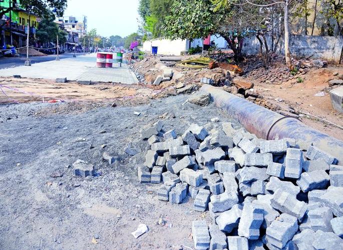 When will the Borgaon-Gittikhadan cement road be completed? | बोरगाव-गिट्टीखदान सिमेंट रोड कधी पूर्ण होणार? When will the Borgaon-Gittikhadan cement road be completed? | बोरगाव-गिट्टीखदान सिमेंट रोड कधी पूर्ण होणार?