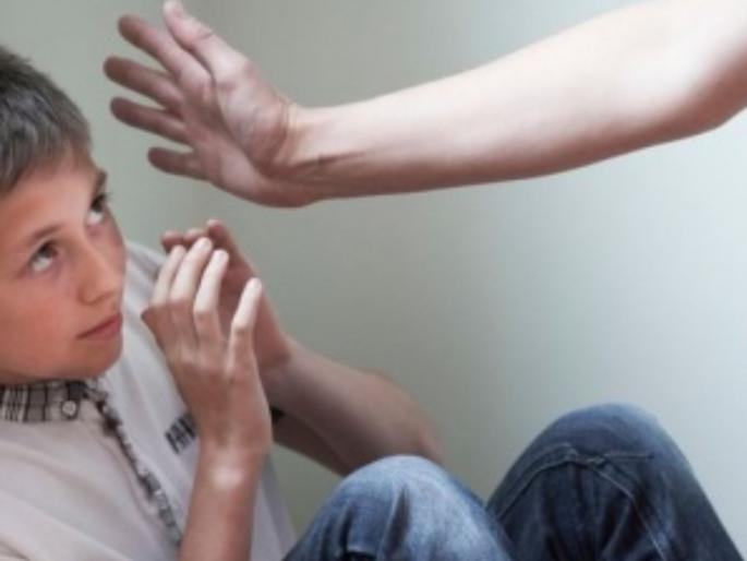 children fought, the 'lawyer' slapped the policeman's son | मुलं भांडली, ‘वकिला’ने पोलिसाच्या मुलाला थोबाडले children fought, the 'lawyer' slapped the policeman's son | मुलं भांडली, ‘वकिला’ने पोलिसाच्या मुलाला थोबाडले