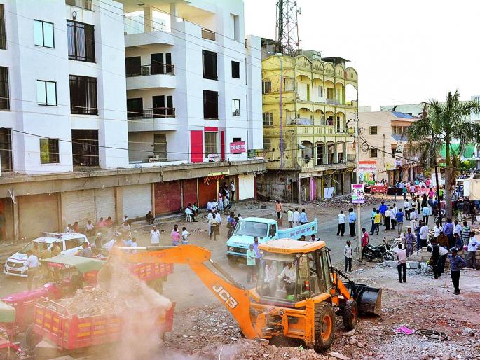 Earnings from the Income Tax Chowk to Nishu Nursery Road | इन्कम टॅक्स चौक ते निशु नर्सरी मार्गावरील इमारतींचा होणार सफाया Earnings from the Income Tax Chowk to Nishu Nursery Road | इन्कम टॅक्स चौक ते निशु नर्सरी मार्गावरील इमारतींचा होणार सफाया