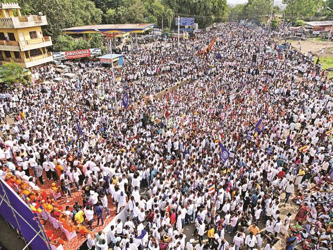 'Subject to Buddhaleni rescue, march of millions'; Record breaking grand march in Chhatrapati Sambhaji Nagar | 'विषय बुद्धलेणी बचावाचा, मोर्चा निघाला लाखांचा'; छत्रपती संभाजीनगरात रेकॉर्ड ब्रेक महामोर्चा 'Subject to Buddhaleni rescue, march of millions'; Record breaking grand march in Chhatrapati Sambhaji Nagar | 'विषय बुद्धलेणी बचावाचा, मोर्चा निघाला लाखांचा'; छत्रपती संभाजीनगरात रेकॉर्ड ब्रेक महामोर्चा