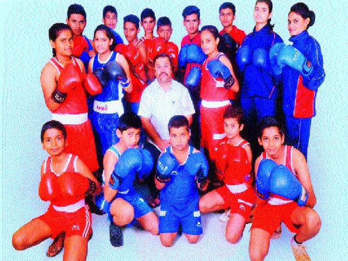 District level boxing competition: 14 people selected in the city | जिल्हास्तरीय बॉक्सिंग स्पर्धा : शहरातील चौदा जणांची निवड District level boxing competition: 14 people selected in the city | जिल्हास्तरीय बॉक्सिंग स्पर्धा : शहरातील चौदा जणांची निवड
