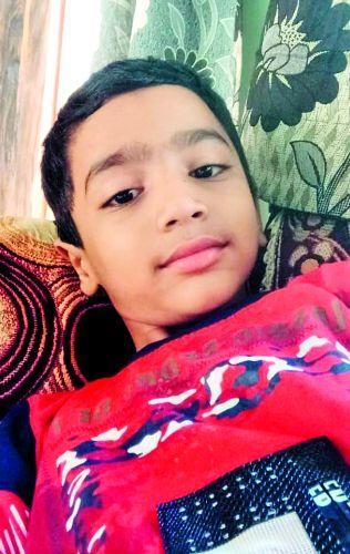 Deadly attack by dogs on child in Nagpur | नागपुरात कुत्र्यांनी केला चिमुकल्यावर जीवघेणा हल्ला  Deadly attack by dogs on child in Nagpur | नागपुरात कुत्र्यांनी केला चिमुकल्यावर जीवघेणा हल्ला