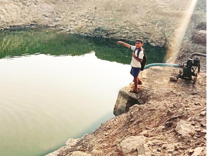 The nine-year-old Sanvidhan has became life guard for a five-year-old Sailu | डोहात बुडणाऱ्या पाच वर्षांच्या सैलूसाठी नऊ वर्षांचा संविधान ठरला प्राणदूत The nine-year-old Sanvidhan has became life guard for a five-year-old Sailu | डोहात बुडणाऱ्या पाच वर्षांच्या सैलूसाठी नऊ वर्षांचा संविधान ठरला प्राणदूत