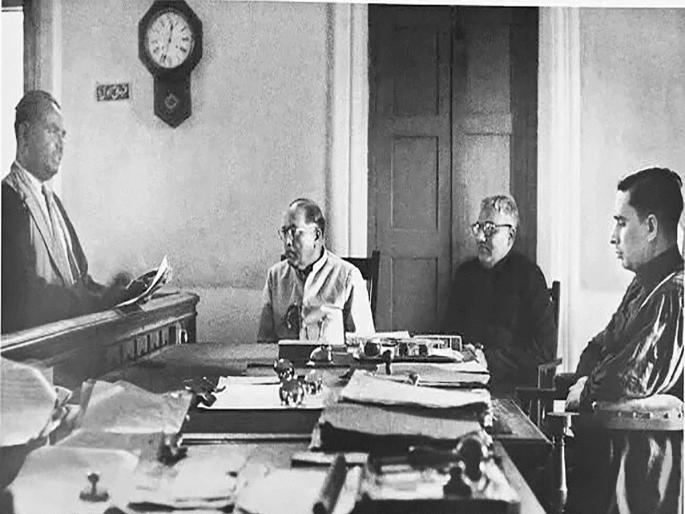 Dr. Babasaheb Ambedkar is the only law minister to directly inspect the court proceedings in Aurangabad | न्यायालयीन कामकाजाची प्रत्यक्ष पाहणी करणारे एकमेव विधिमंत्री डॉ. बाबासाहेब आंबेडकर Dr. Babasaheb Ambedkar is the only law minister to directly inspect the court proceedings in Aurangabad | न्यायालयीन कामकाजाची प्रत्यक्ष पाहणी करणारे एकमेव विधिमंत्री डॉ. बाबासाहेब आंबेडकर