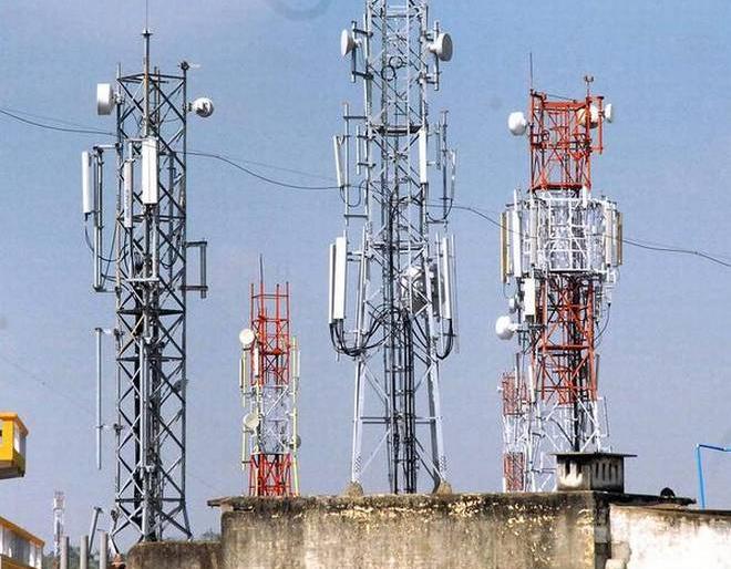 Banks deal with lack of connectivity | कनेक्टीव्हीटीअभावी बँकांचे व्यवहार ठप्प Banks deal with lack of connectivity | कनेक्टीव्हीटीअभावी बँकांचे व्यवहार ठप्प