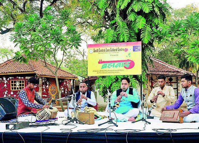 Classical vocals decorated cocert 'BrahmaNad': Shahanai by Kshadse brothres | शास्त्रीय स्वरांच्या मैफलीने सजला ‘ब्रह्मनाद’ : खडसे बंधुंनी केले शहनाई वादन Classical vocals decorated cocert 'BrahmaNad': Shahanai by Kshadse brothres | शास्त्रीय स्वरांच्या मैफलीने सजला ‘ब्रह्मनाद’ : खडसे बंधुंनी केले शहनाई वादन