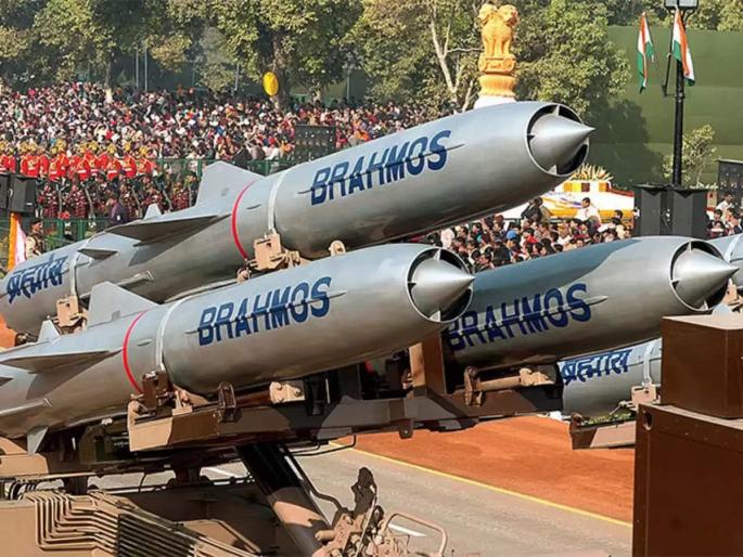 Brahmos Missile: India gets first order for BrahMos missiles from philippines | Brahmos Missile: संरक्षण क्षेत्राने रचला इतिहास, ब्रह्मोस क्षेपणास्त्रांसाठी भारताला मिळाली पहिली ऑर्डर Brahmos Missile: India gets first order for BrahMos missiles from philippines | Brahmos Missile: संरक्षण क्षेत्राने रचला इतिहास, ब्रह्मोस क्षेपणास्त्रांसाठी भारताला मिळाली पहिली ऑर्डर