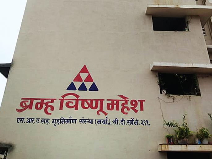 Tower excavation through SRA building | टॉवरसाठी केलेले खोदकाम एसआरए इमारतीच्या मुळावर Tower excavation through SRA building | टॉवरसाठी केलेले खोदकाम एसआरए इमारतीच्या मुळावर