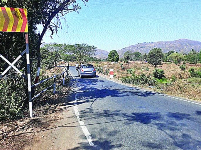 Kewale bridge becomes dangerous, alternative bridge needs | केवाळे ब्रिज बनला धोकादायक, पर्यायी पुलाची गरज