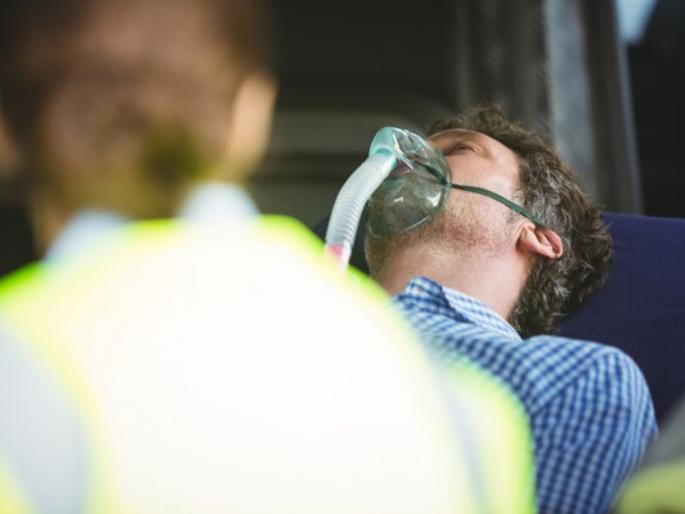 tooth grow in man's nose doctors get shocked | श्वास घ्यायला अडचण होत होती म्हणून डॉक्टरकडे गेला, एक्स-रे पाहुन डॉक्टर झाले शॉक! tooth grow in man's nose doctors get shocked | श्वास घ्यायला अडचण होत होती म्हणून डॉक्टरकडे गेला, एक्स-रे पाहुन डॉक्टर झाले शॉक!