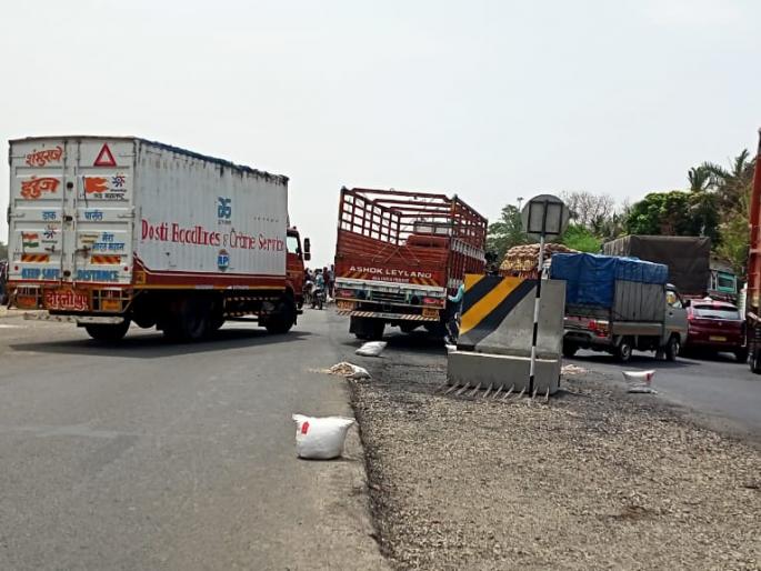 Two killed, one seriously injured in truck Accident on national highway | राष्ट्रीय महामार्गावर ट्रकच्या धडकेत दोन ठार,  एक गंभीर जखमी  Two killed, one seriously injured in truck Accident on national highway | राष्ट्रीय महामार्गावर ट्रकच्या धडकेत दोन ठार,  एक गंभीर जखमी