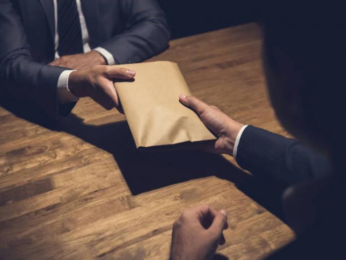 demand of bribe for caste certificate; setu operator arrested | जातप्रमाणपत्रासाठी लाचेची मागणी; सेतू ऑपरेटरला अटक demand of bribe for caste certificate; setu operator arrested | जातप्रमाणपत्रासाठी लाचेची मागणी; सेतू ऑपरेटरला अटक
