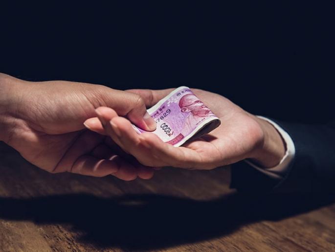 president educational institution caught taking bribe acb action in pune | पुण्यात अडीच लाखांची लाच घेताना शिक्षण संस्था अध्यक्षासह तिघे जाळ्यात president educational institution caught taking bribe acb action in pune | पुण्यात अडीच लाखांची लाच घेताना शिक्षण संस्था अध्यक्षासह तिघे जाळ्यात