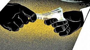 Two policemen suspended in Satara; One took a cooler and the other took Rs 10,000 to find a girl | साताऱ्यात दोन पोलीस कर्मचारी निलंबित; तपास करण्यासाठी फिर्यादीकडून घेतली लाच Two policemen suspended in Satara; One took a cooler and the other took Rs 10,000 to find a girl | साताऱ्यात दोन पोलीस कर्मचारी निलंबित; तपास करण्यासाठी फिर्यादीकडून घेतली लाच