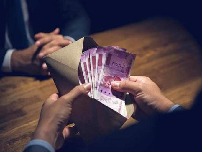 Claiming to be an ACB officer, demanded extortion from a hotel owner in Solapur | एसीबीचे अधिकारी असल्याचे सांगत हॉटेल मालकाकडे केली खंडणीची मागणी Claiming to be an ACB officer, demanded extortion from a hotel owner in Solapur | एसीबीचे अधिकारी असल्याचे सांगत हॉटेल मालकाकडे केली खंडणीची मागणी