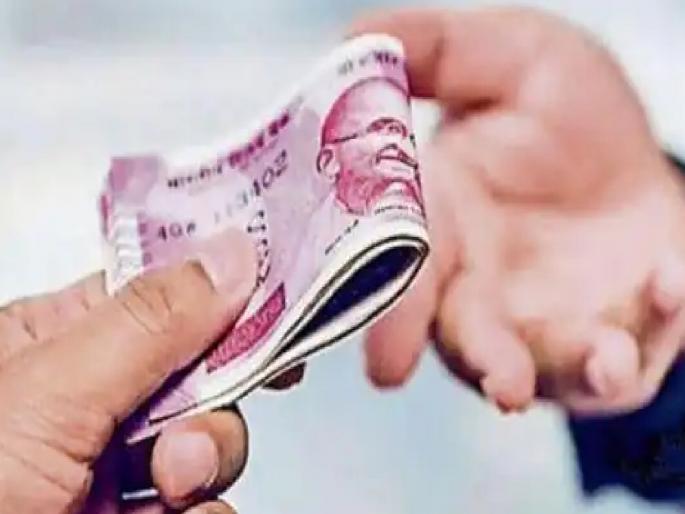 Peon arrested for taking bribe of Rs 7,000 action taken by bribery in Chiplun | सात हजाराची लाच घेताना शिपायाला रंगेहात अटक, चिपळुणात लाचलुचपत विभागाची कारवाई Peon arrested for taking bribe of Rs 7,000 action taken by bribery in Chiplun | सात हजाराची लाच घेताना शिपायाला रंगेहात अटक, चिपळुणात लाचलुचपत विभागाची कारवाई