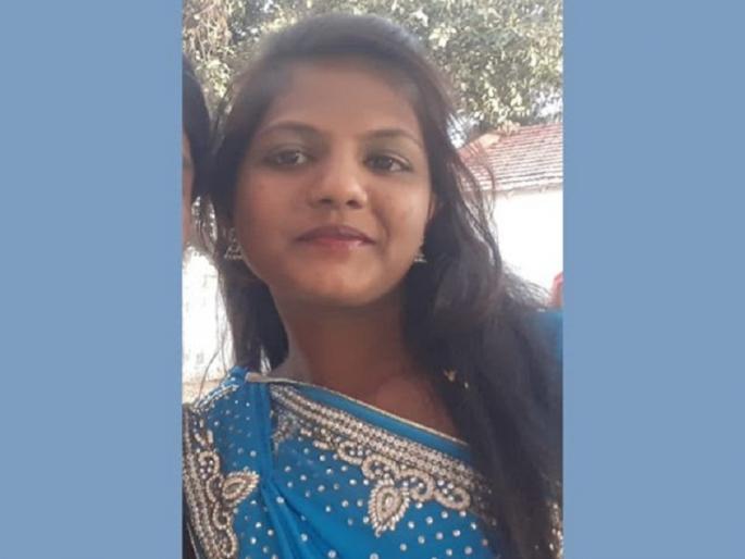 Lightning wires will result in future bridal shock death | अंगावर विजेची वायर पडल्याने भावी वधुचा शॉक लागून मृत्यू Lightning wires will result in future bridal shock death | अंगावर विजेची वायर पडल्याने भावी वधुचा शॉक लागून मृत्यू