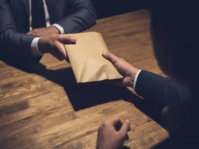 Assistant police sub-inspector in Chinchwad caught taking bribe of 5 thousand | पाच हजारांची लाच घेताना चिंचवडमध्ये सहाय्यक पोलीस उपनिरीक्षक ACB च्या जाळ्यात Assistant police sub-inspector in Chinchwad caught taking bribe of 5 thousand | पाच हजारांची लाच घेताना चिंचवडमध्ये सहाय्यक पोलीस उपनिरीक्षक ACB च्या जाळ्यात