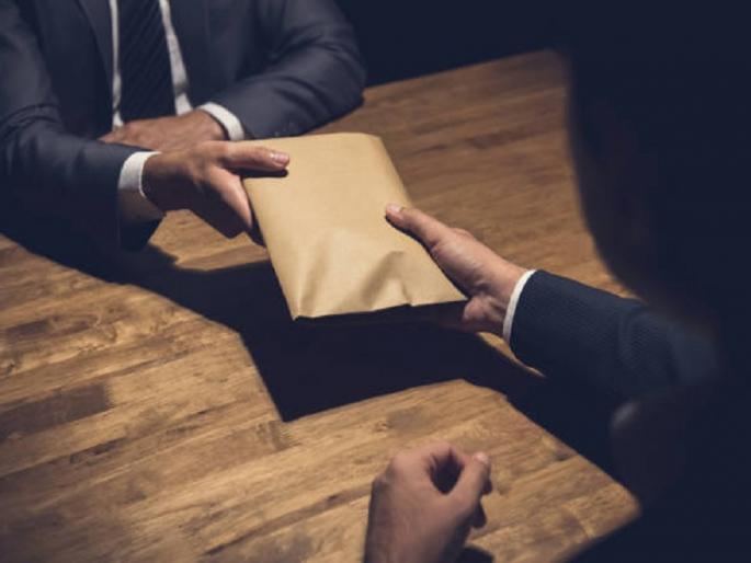 In bribery case both of them along with Assistant Police Inspector were given 3 years hard labor | Pune Crime | लाच प्रकरणी सहायक पोलीस निरीक्षकासह दोघांना ३ वर्षे सक्तमजुरी In bribery case both of them along with Assistant Police Inspector were given 3 years hard labor | Pune Crime | लाच प्रकरणी सहायक पोलीस निरीक्षकासह दोघांना ३ वर्षे सक्तमजुरी