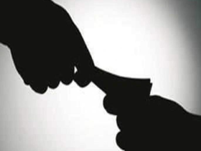 Revenue department at the forefront of bribery in Kolhapur, Police in third place | Kolhapur: लाचखोरीत महसूल विभाग आघाडीवर; पोलिस तिसऱ्या क्रमांकावर Revenue department at the forefront of bribery in Kolhapur, Police in third place | Kolhapur: लाचखोरीत महसूल विभाग आघाडीवर; पोलिस तिसऱ्या क्रमांकावर