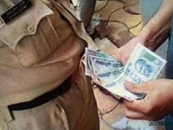 Constable arrested for taking bribe along with senior police inspector of anti-narcotics squad in Navi Mumbai | अमली पदार्थ विरोधी पथकाच्या वरिष्ठ पोलीस निरीक्षकासह हवालदारास लाच घेताना अटक! Constable arrested for taking bribe along with senior police inspector of anti-narcotics squad in Navi Mumbai | अमली पदार्थ विरोधी पथकाच्या वरिष्ठ पोलीस निरीक्षकासह हवालदारास लाच घेताना अटक!