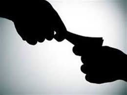clerk arrested while taking bribe in pathari tahasil | पाथरीत पुरवठा विभागाचा अव्वल कारकून लाच घेताना जेरबंद  